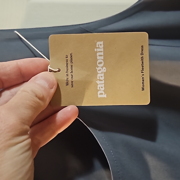 Patagonia Women’s Fleetwith Dress: NOUVEAU GREEN: NEW WITH TAGS: SIZE XL - Picture 3 of 6